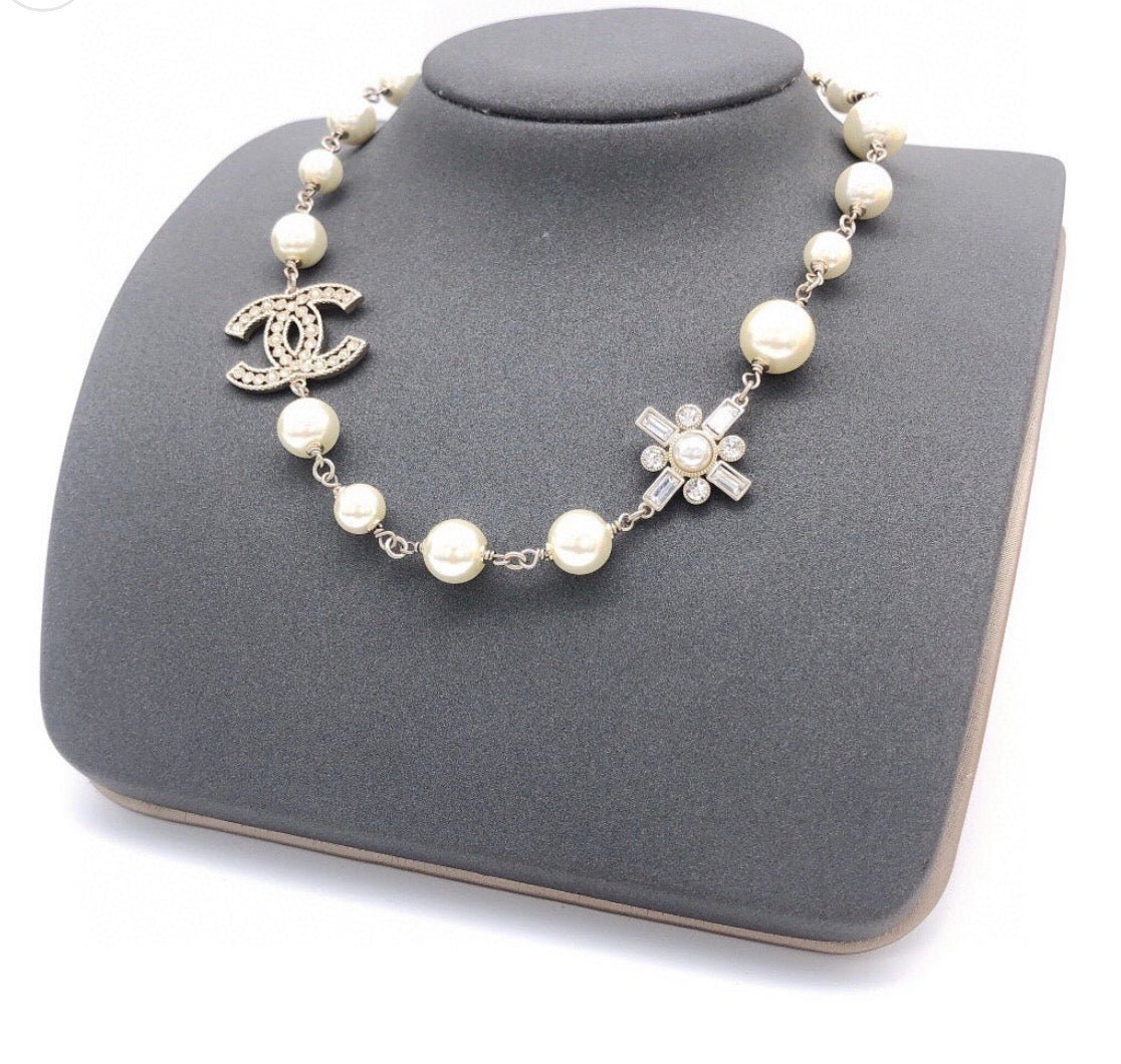 CC Flower Pearls Chain Necklace