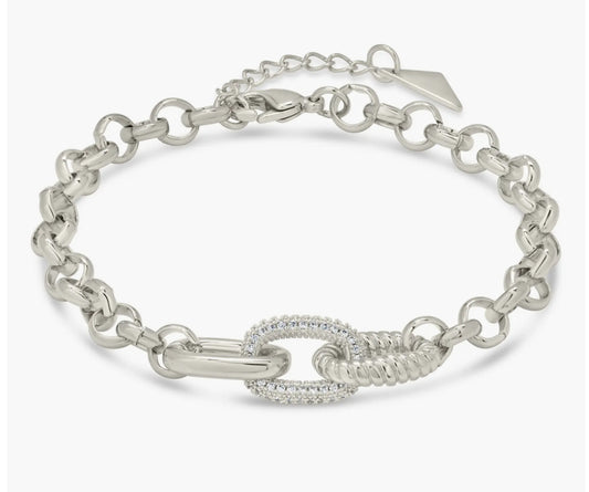 Dainty sparkle to a polished chain bracelet