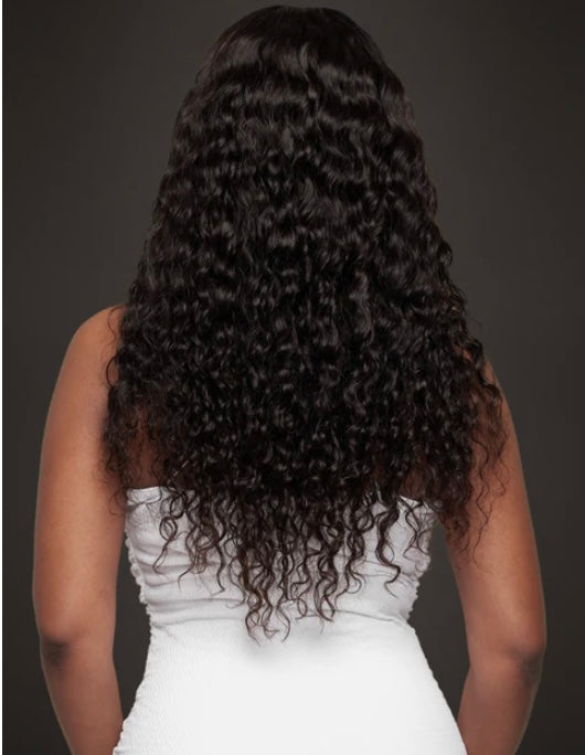 Our Virgin Brazilian Deep Wave hair has more of a defined 3a-3b curl pattern when compared to our Brazilian Curly hair that has more of a tightly spiral, 3c-4a curl pattern. Our Deep Wave hair is the perfect option for someone looking for a style with a beautiful bounce and lots of volume.